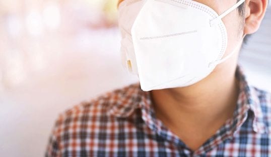 Maski na twarzy stanowią poważne zagrożenie dla zdrowia