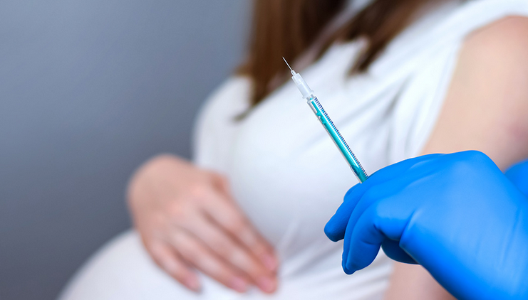 Pfizer uzyskał zgodę FDA na eksperymenty na kobietach w ciąży z nową szczepionką przeciwko RSV powiązaną z przedwczesnym porodem