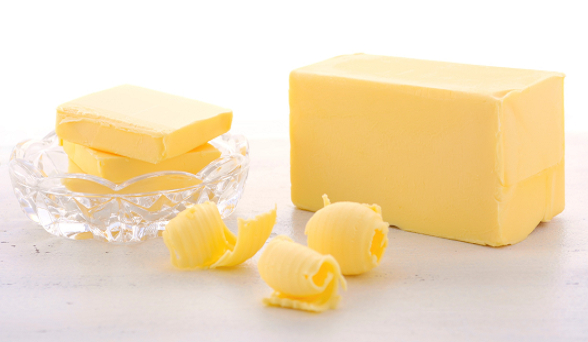 Renesans masła: nowe badania podważają dekady porad dietetycznych