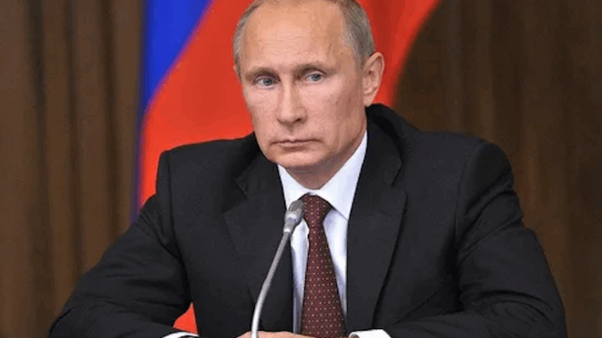 Putin ostrzega Wielką Brytanię i Ukrainę przed spiskowaniem “fałszywej flagi” w sprawie katastrofy ekologicznej, aby obwinić Rosję