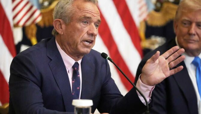 Robert F. Kennedy Jr. wstrzymuje 500 milionów dolarów finansowania szczepionek mRNA