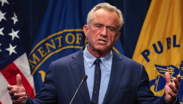 Robert F. Kennedy Junior oskarża Niemcy o medyczny faszyzm w związku z niesprawiedliwym atakiem na lekarzy