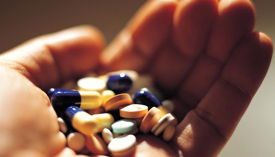 Kaskada przepisywania leków: Gdy leki powodują powstawanie nowych „chorób”