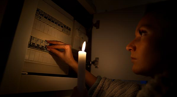 Niewidzialna wojna: W jaki sposób cyberatak może pogrążyć Twoje miasto w ciemnościach