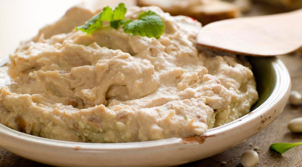 Zdrowe przysmaki: Dziewięć przekąsek bogatych w prebiotyki, które odżywiają mikrobiom