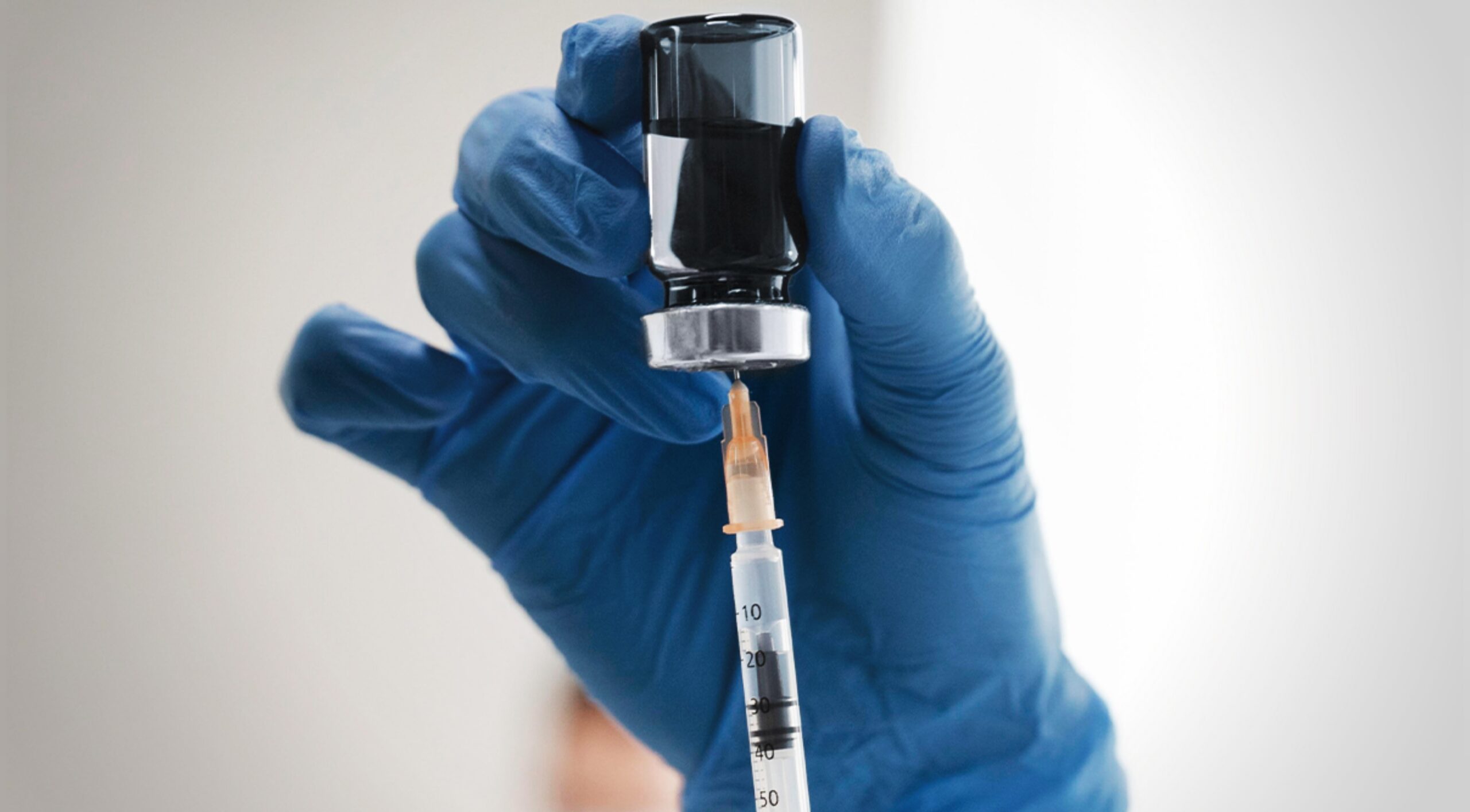 Bezpieczne i skuteczne? Były toksykolog firmy Pfizer ujawnia prawdę i obala mity dotyczące szczepionek