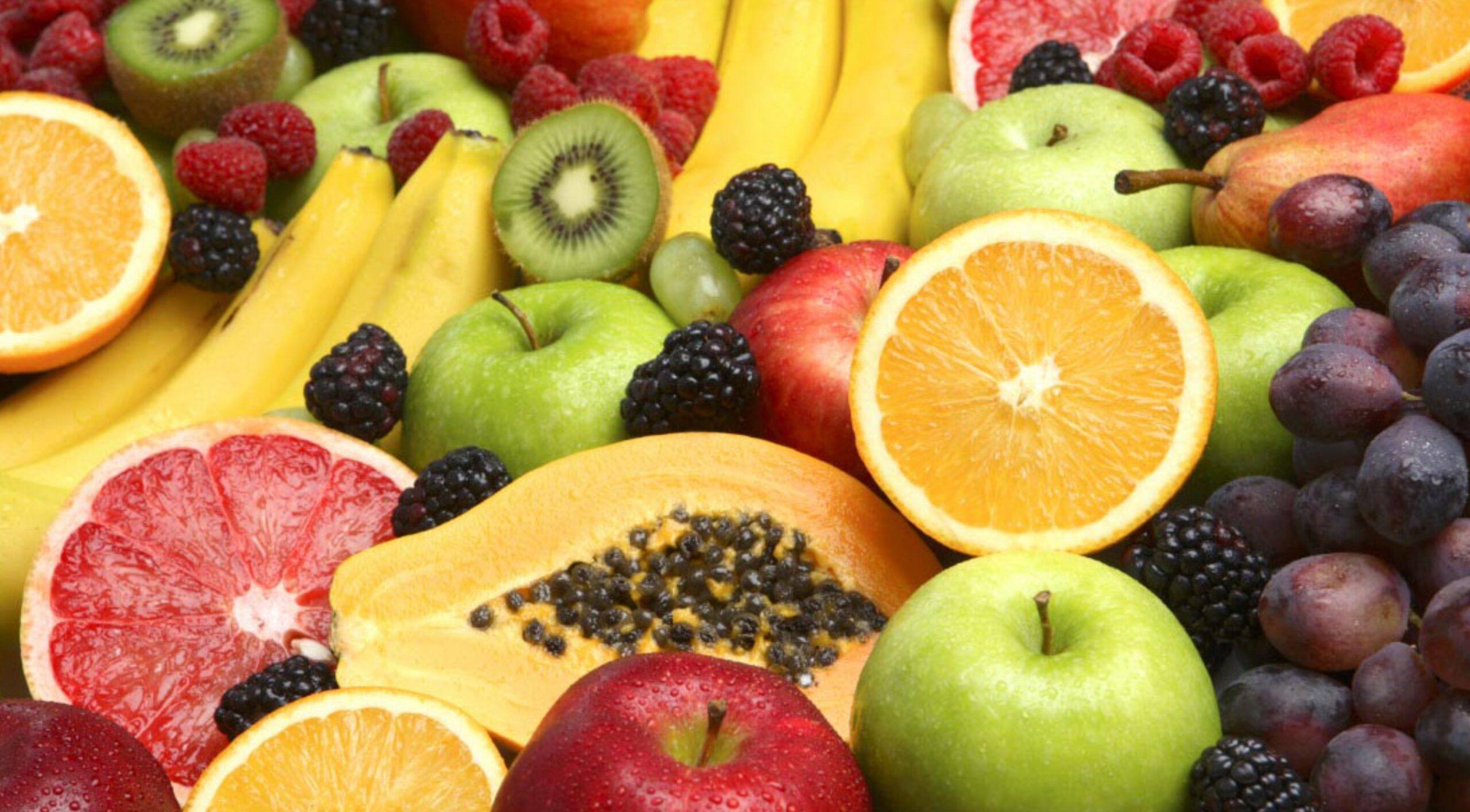 Słodka prawda: Jak jeść owoce bez obaw w świecie przepełnionym cukrem