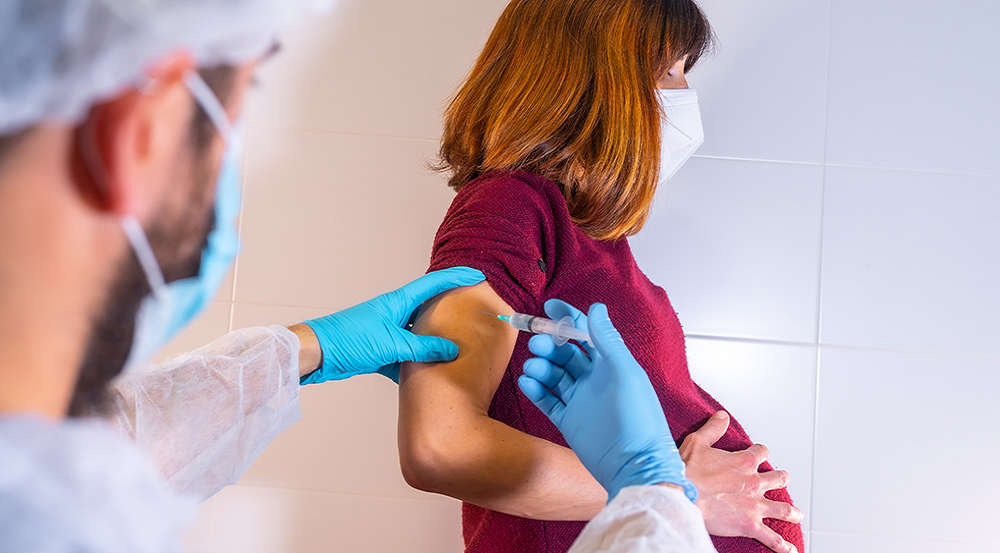 Indyjski sąd najwyższy kwestionuje ogólnokrajową kampanię szczepień przeciwko HPV w związku ze zgonami, do których doszło podczas wcześniejszych badań klinicznych